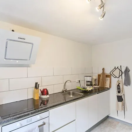 Spacious Holiday In With Terrace Vakantiehuis *