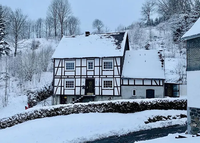 Spacious Holiday In With Terrace Vakantiehuis