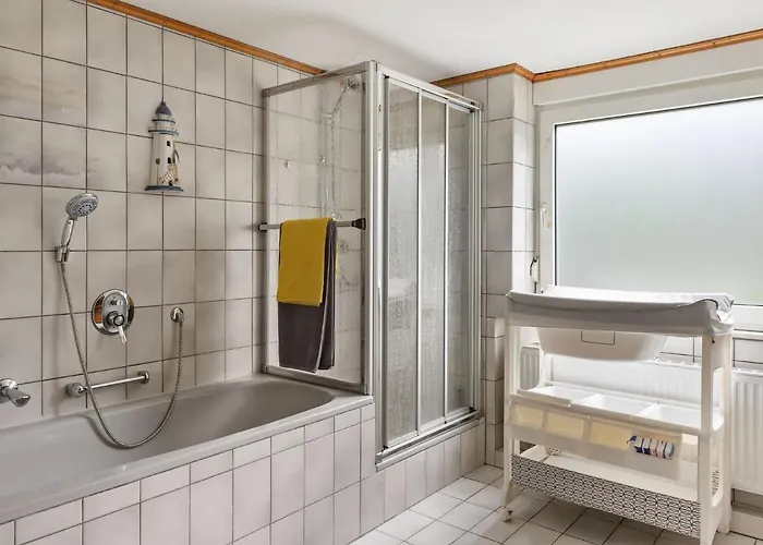 Spacious Holiday In With Terrace Vakantiehuis